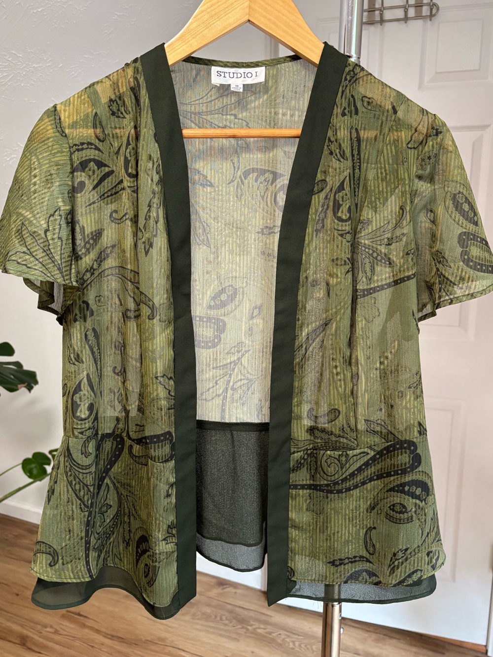 y2k whimsigoth sheer, open front top.  green with boho pattern. Size 10 (L/XL)
